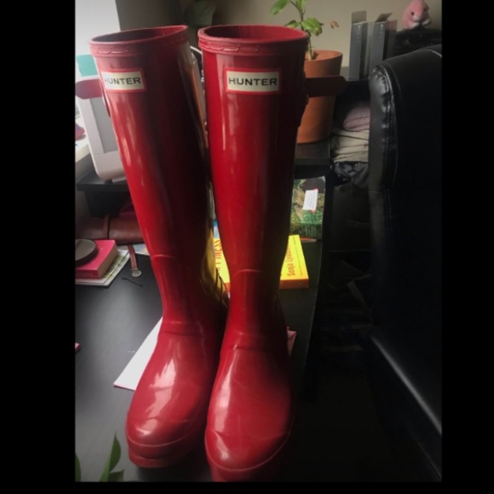 Red, Log Hunter Boots. Fits size 6-7